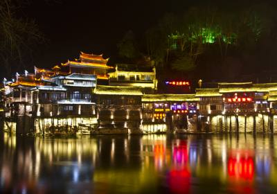 夜游鳳凰古城，感受別樣的古城美